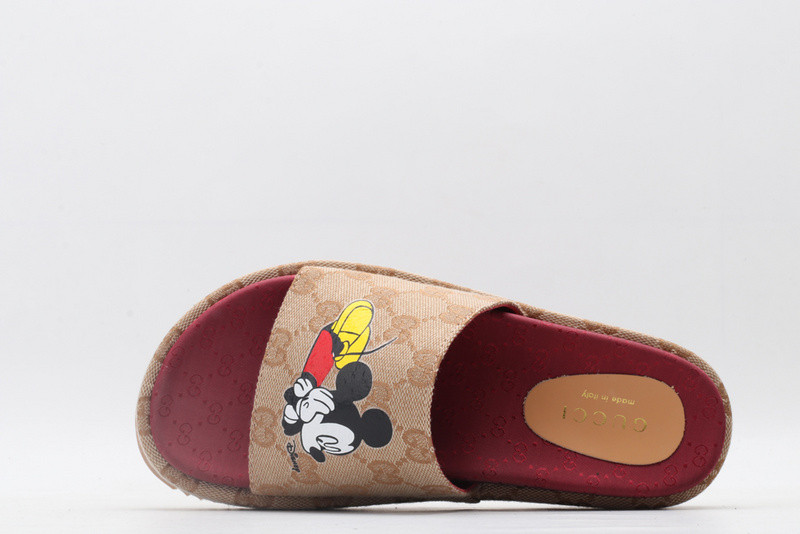 g*u*i sandals