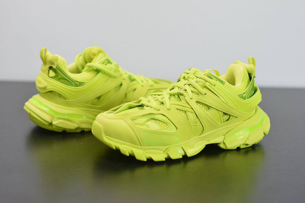 bc track sneaker