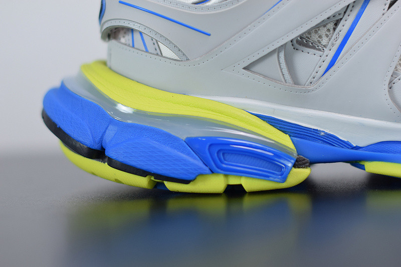 bc track sneaker