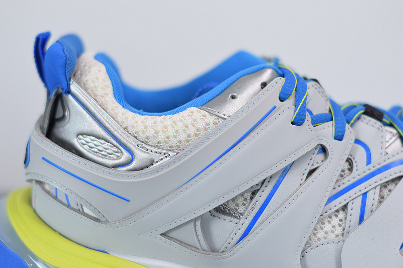 bc track sneaker