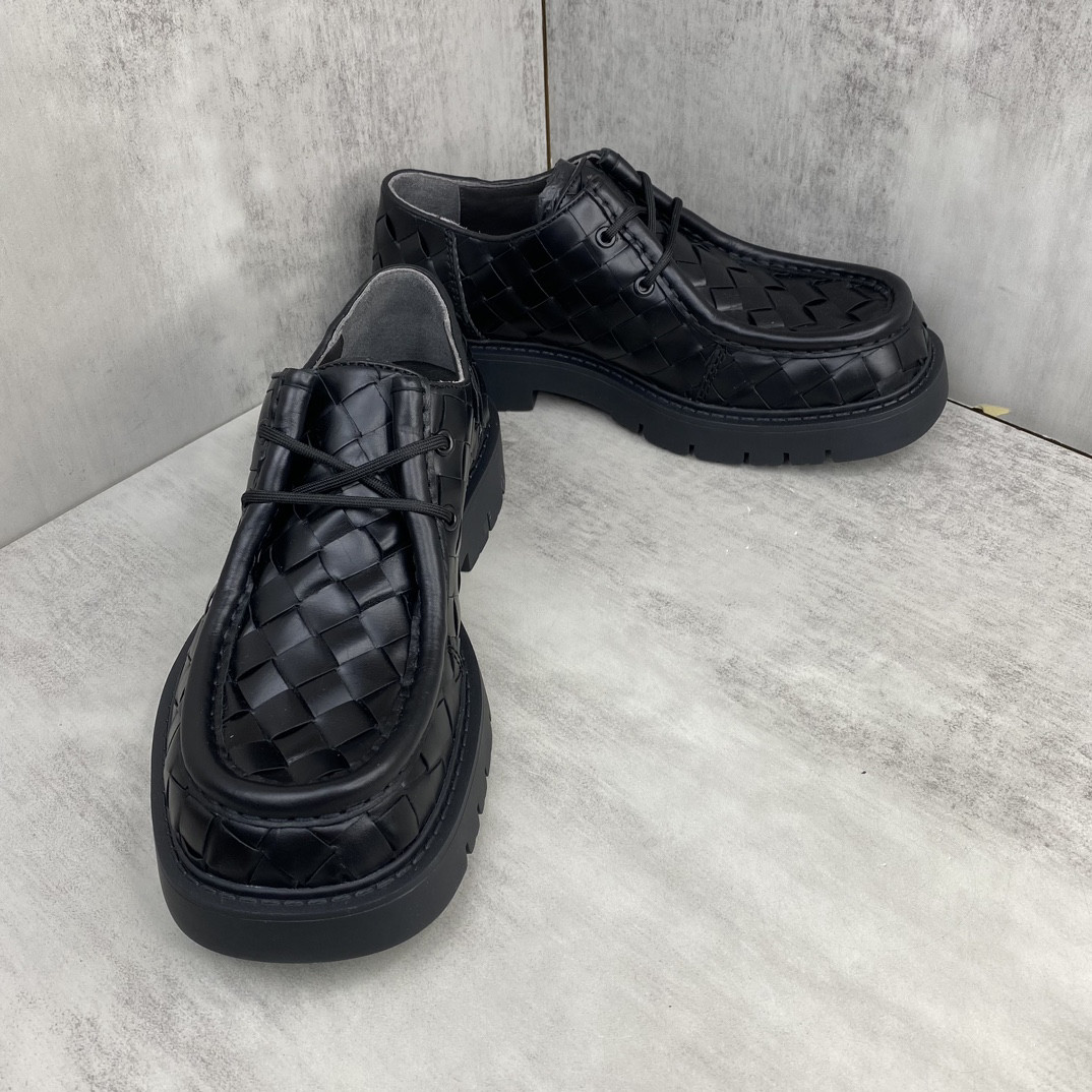 b0tte*a Ven*ta sneaker