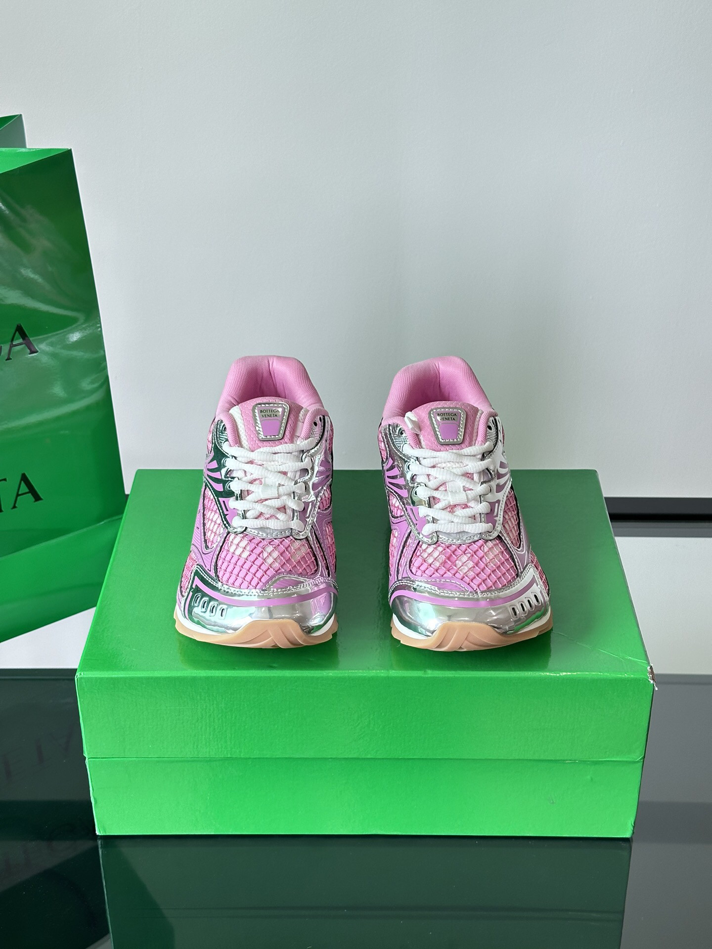b0tte*a Ven*ta orbit sneaker