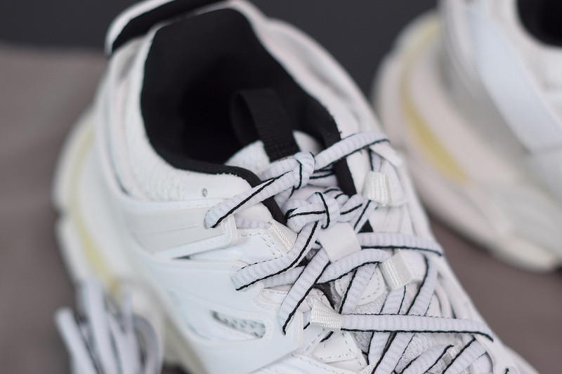 bc track sneaker