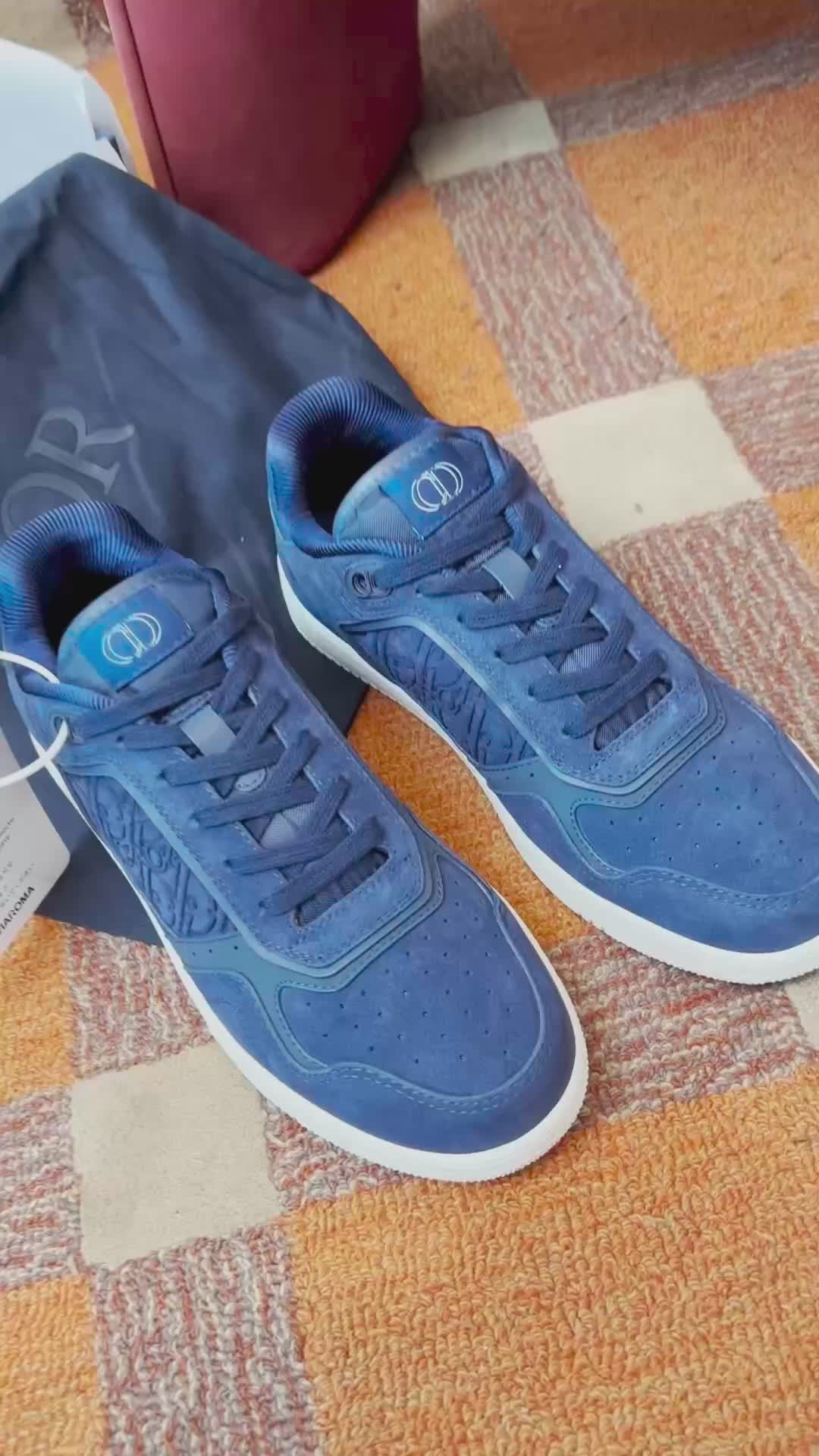 DIO* SNEAKER