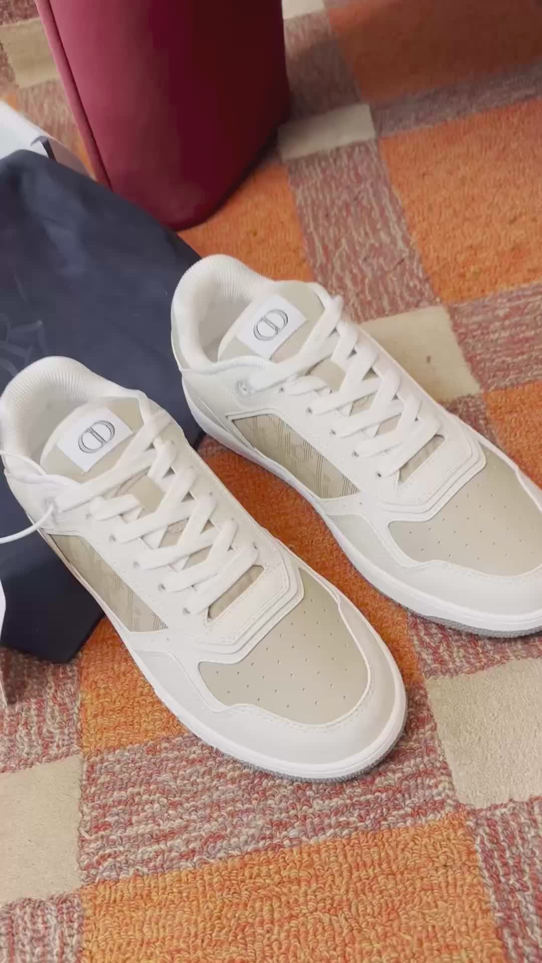 DIO* SNEAKER