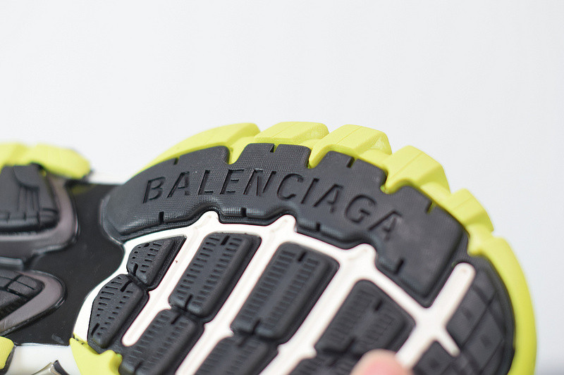 bc track sneaker