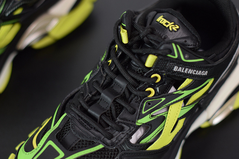 bc track sneaker