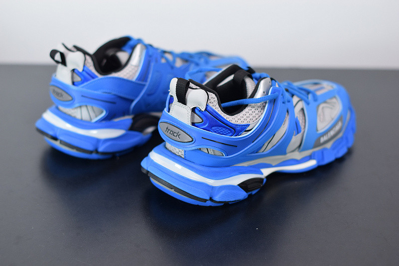 bc track sneaker