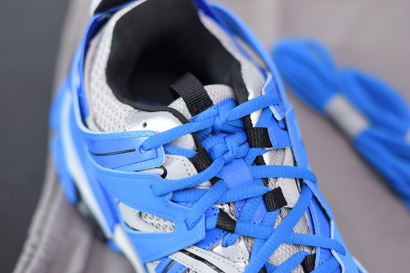 bc track sneaker