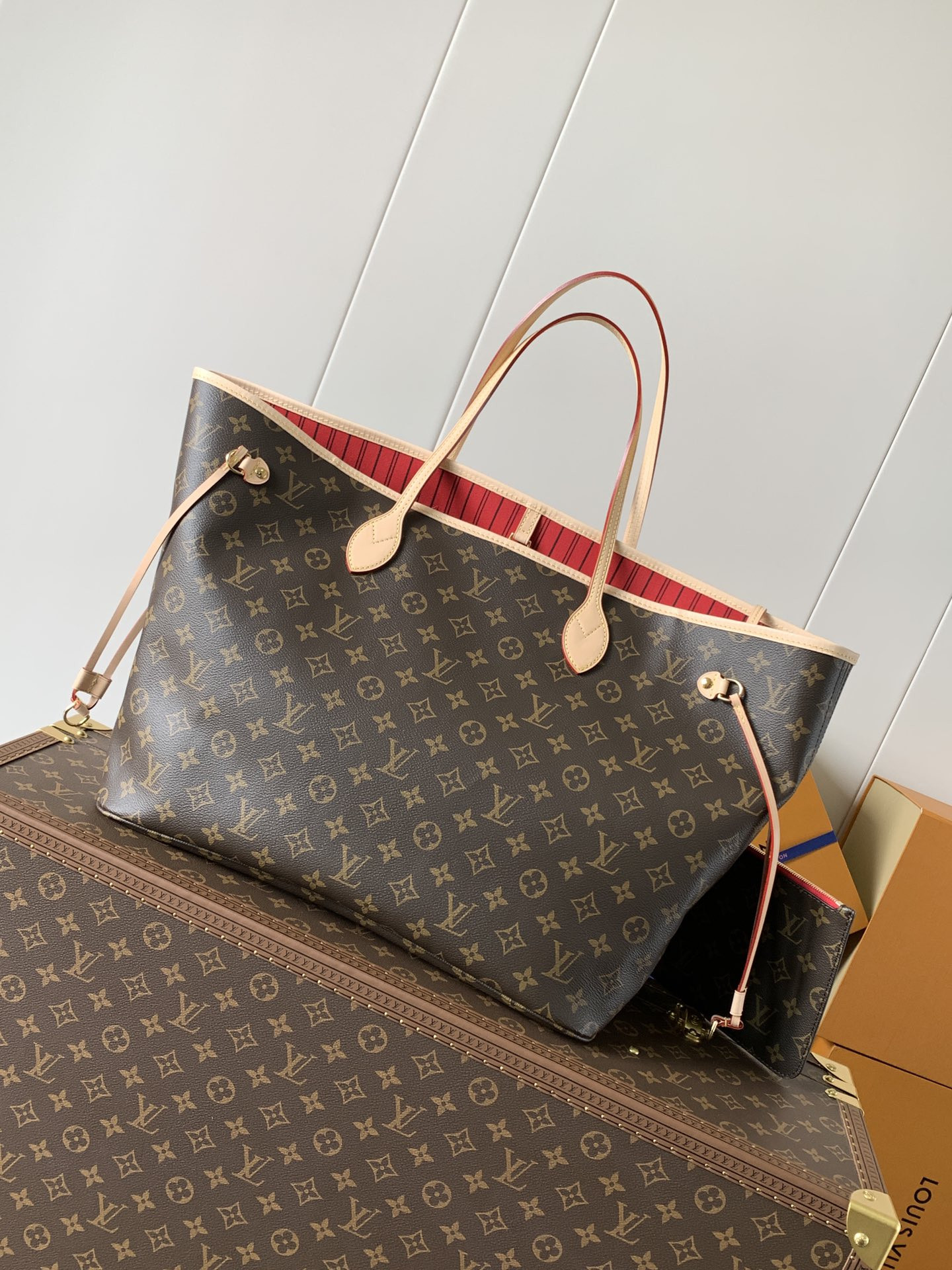 LVT PURSE GM