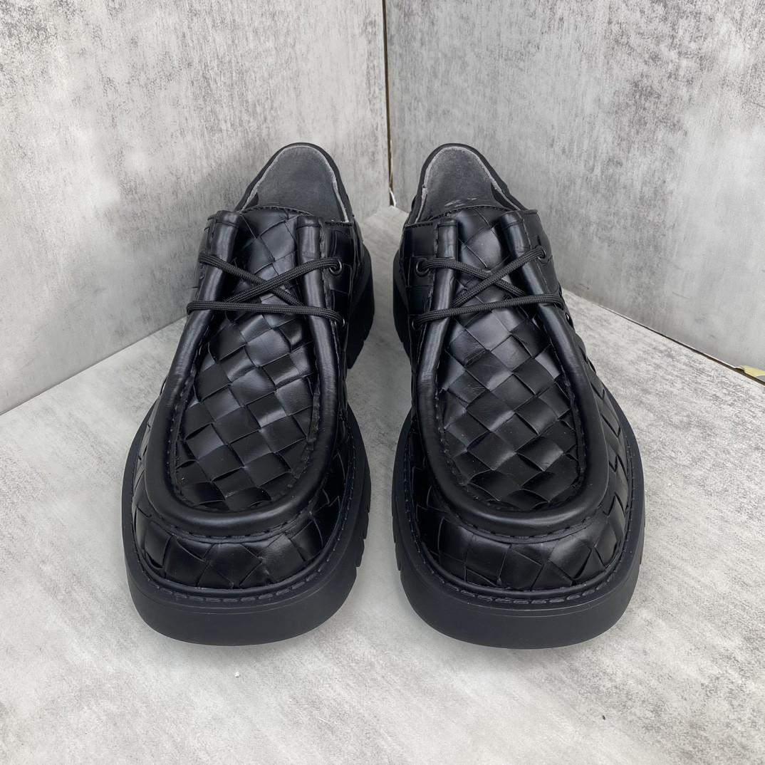 b0tte*a Ven*ta sneaker