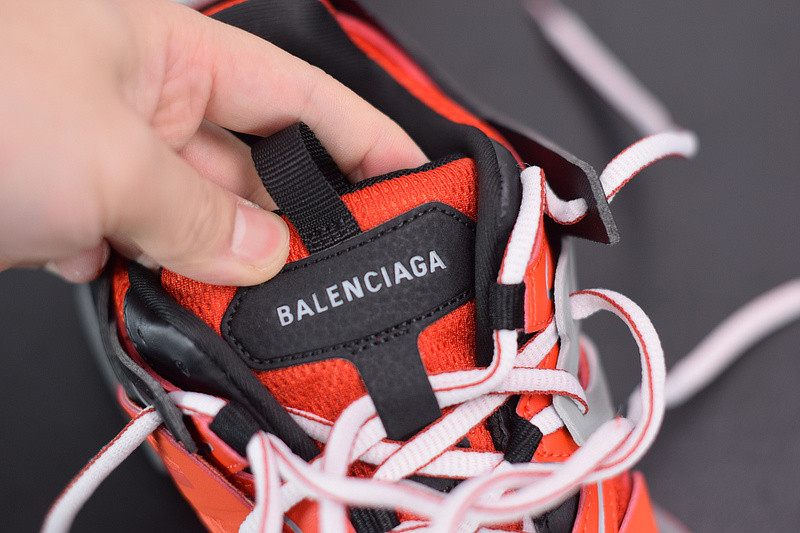 bc track sneaker