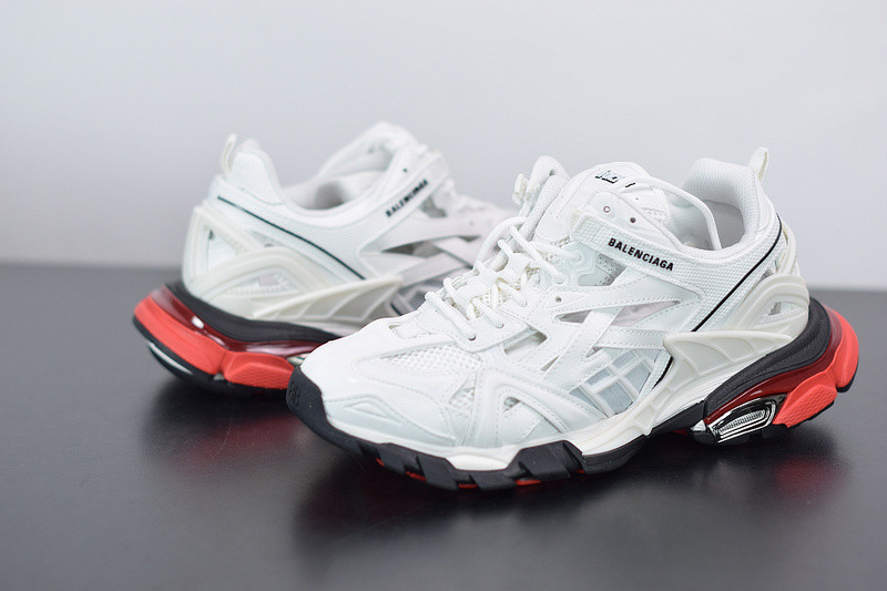 bc track sneaker