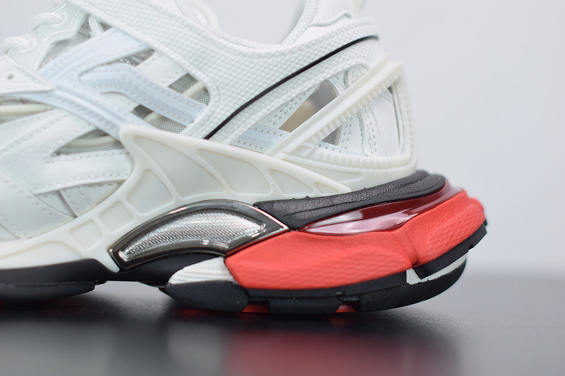 bc track sneaker