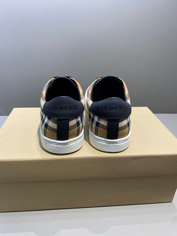 B**rry sneaker