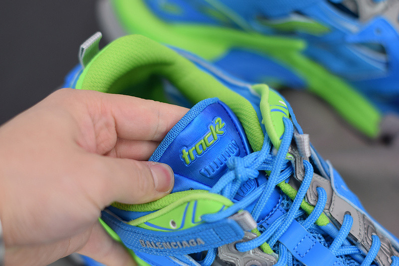 bc track sneaker