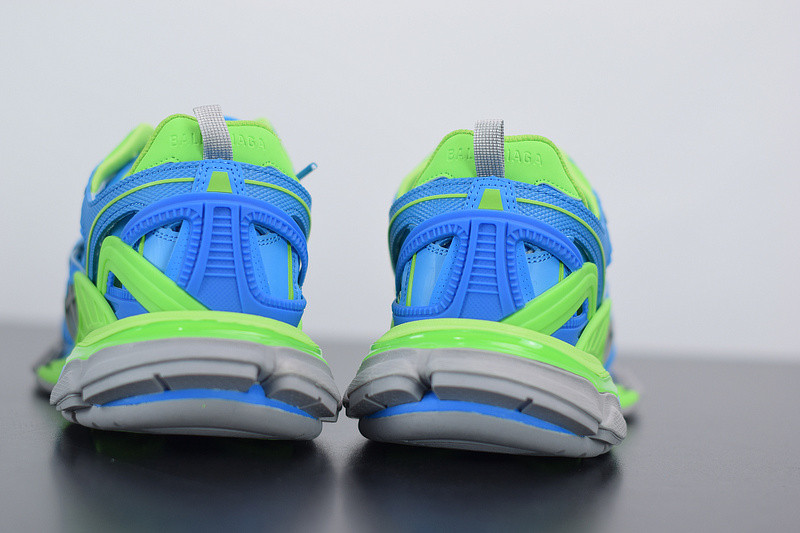 bc track sneaker