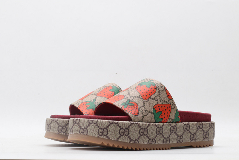 g*u*i sandals