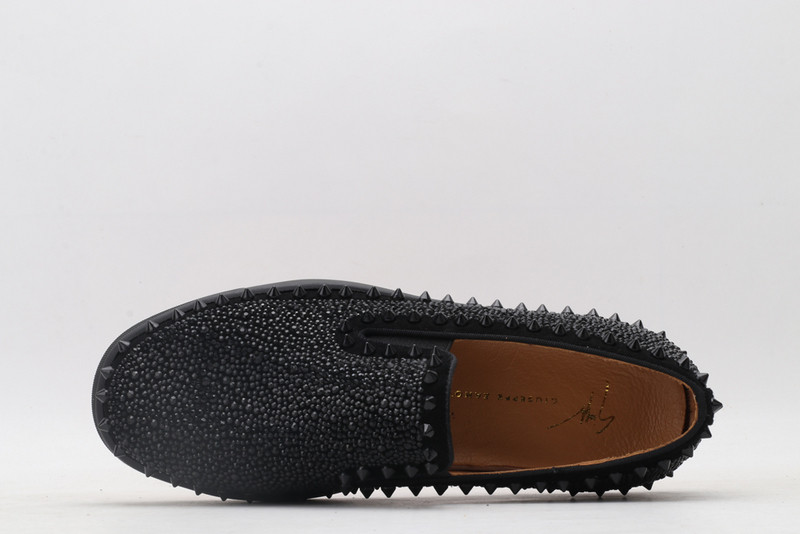 chian louin low top sneaker