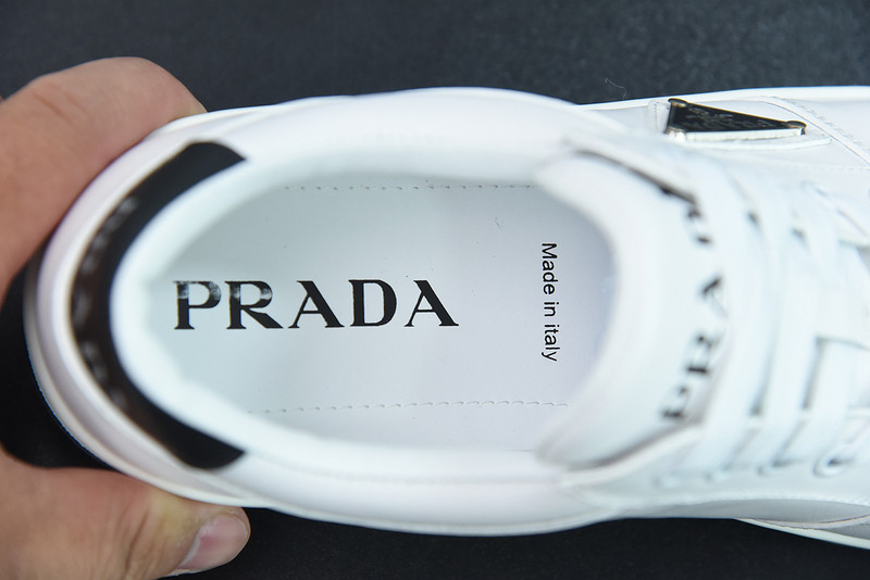 pr sneaker