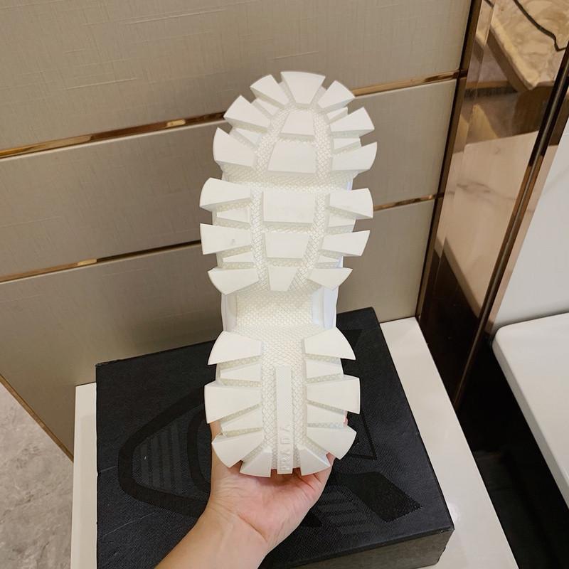 pr sneaker