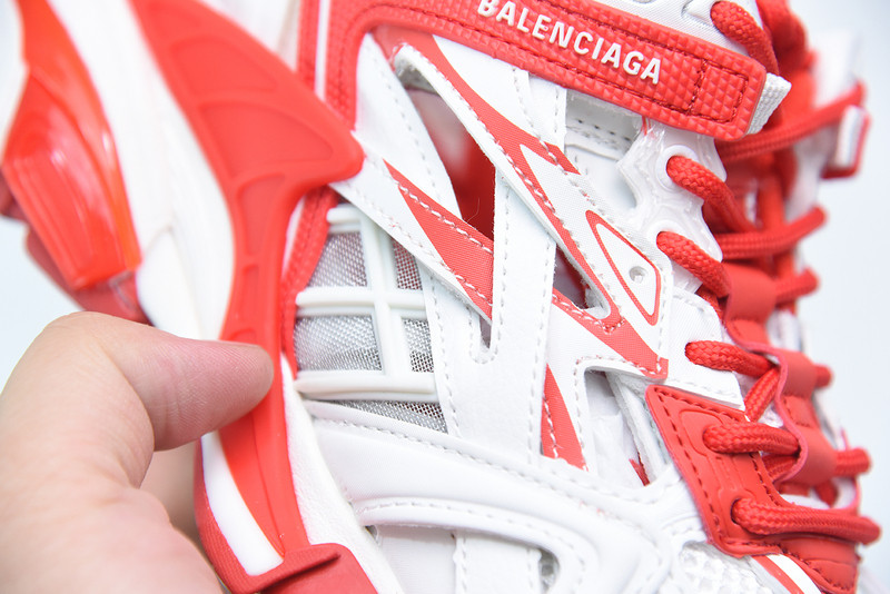 bc track sneaker