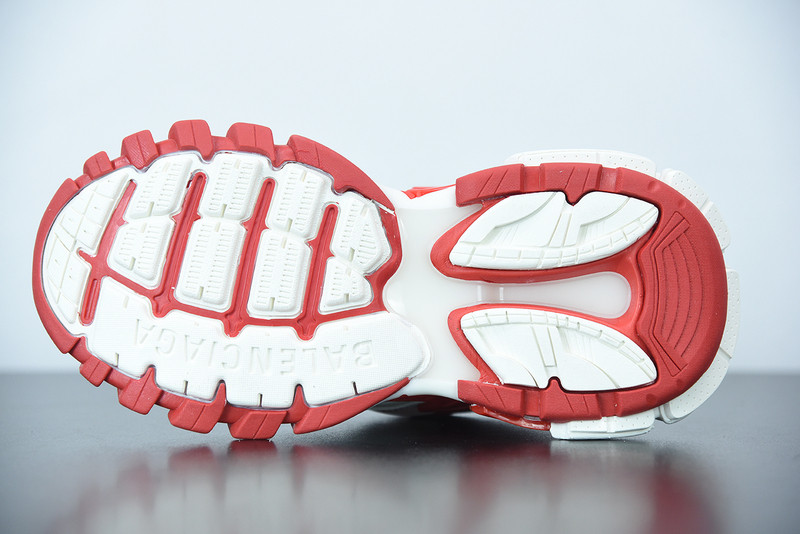 bc track sneaker
