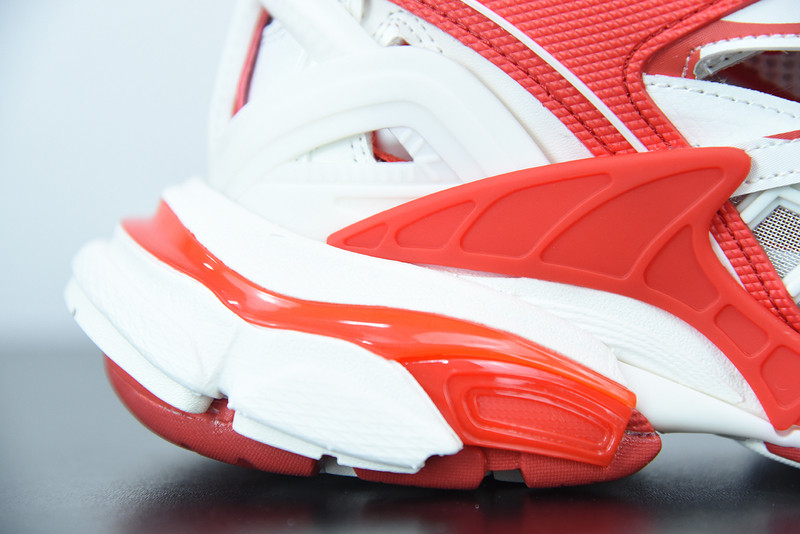bc track sneaker