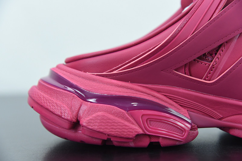 bc track sneaker