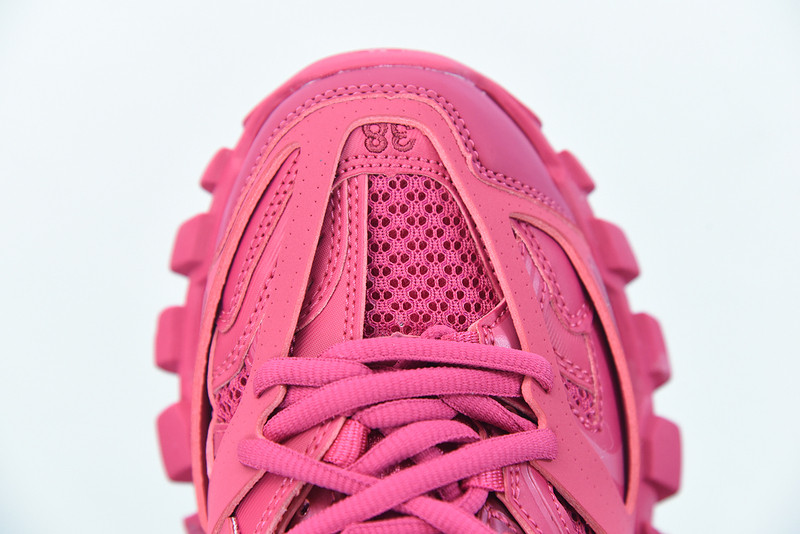 bc track sneaker