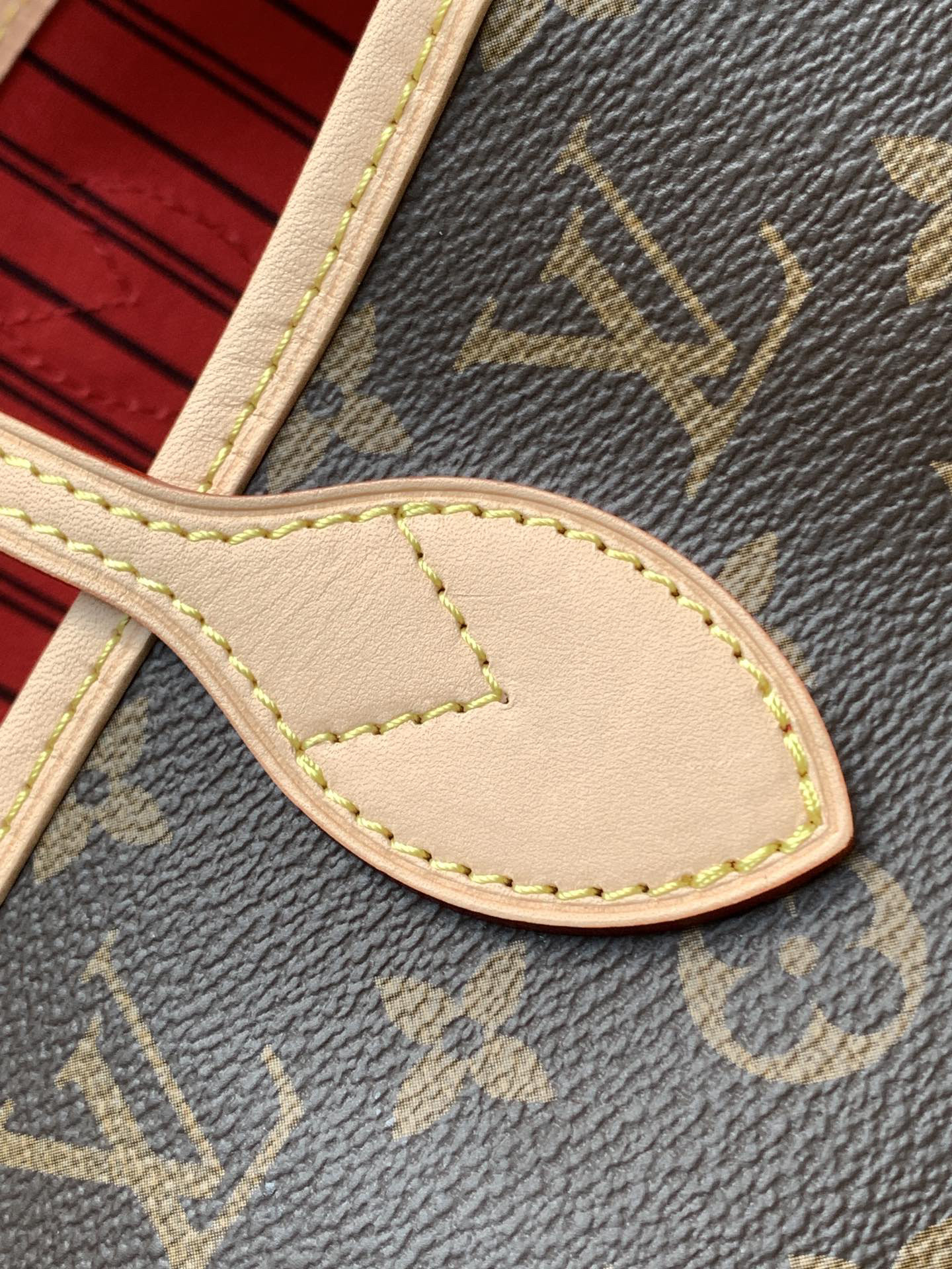 LVT PURSE MM