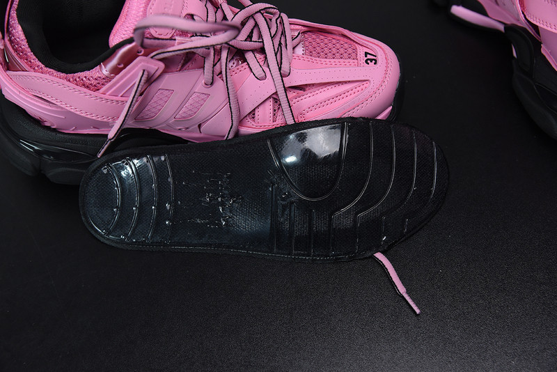 bc track sneaker
