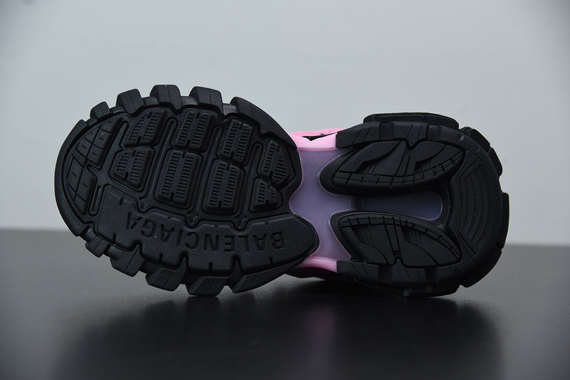 bc track sneaker