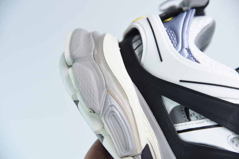bc track sneaker