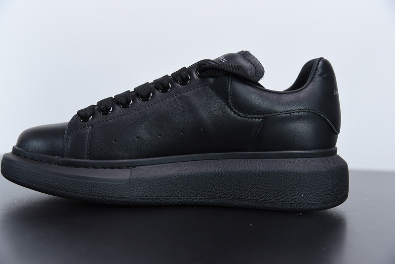 alexer mceen sneakers