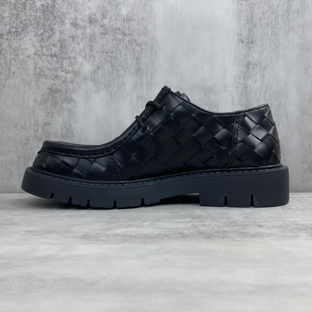 b0tte*a Ven*ta sneaker