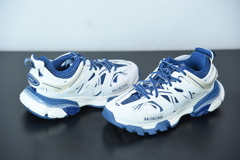 bc track sneaker