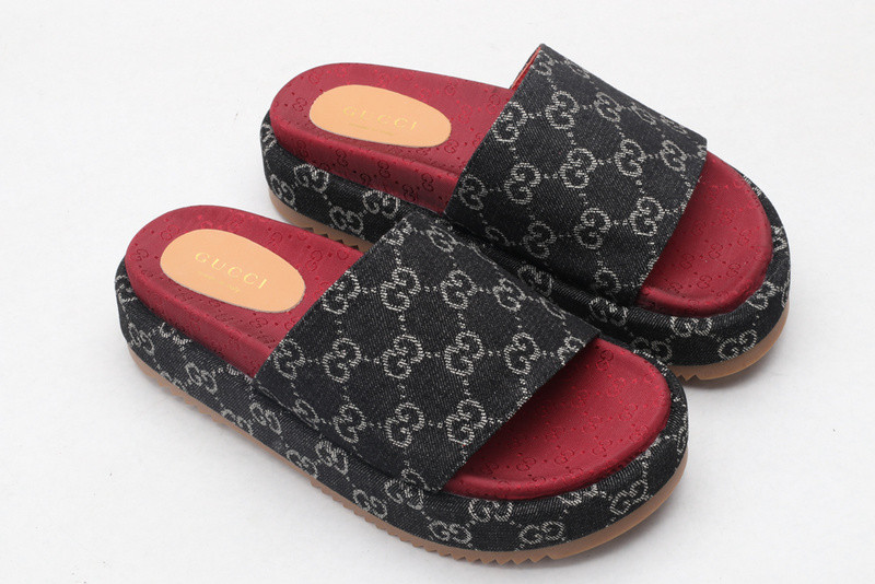 g*u*i sandals