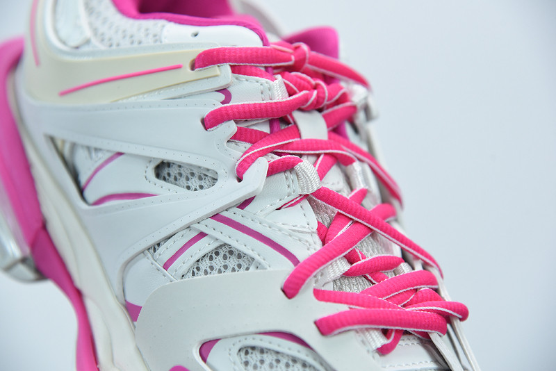 bc track sneaker