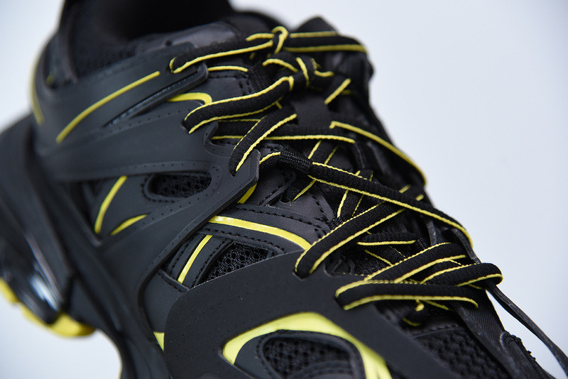 bc track sneaker