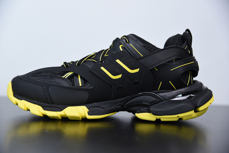 bc track sneaker