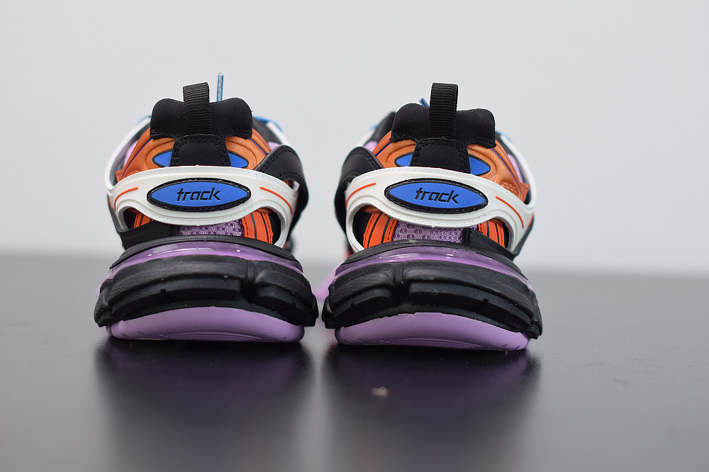 bc track sneaker