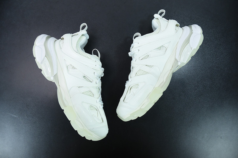 bc track sneaker