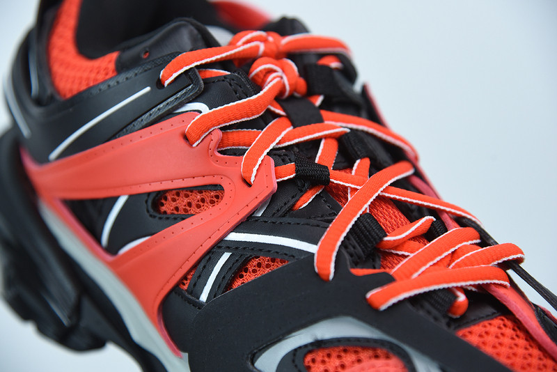 bc track sneaker