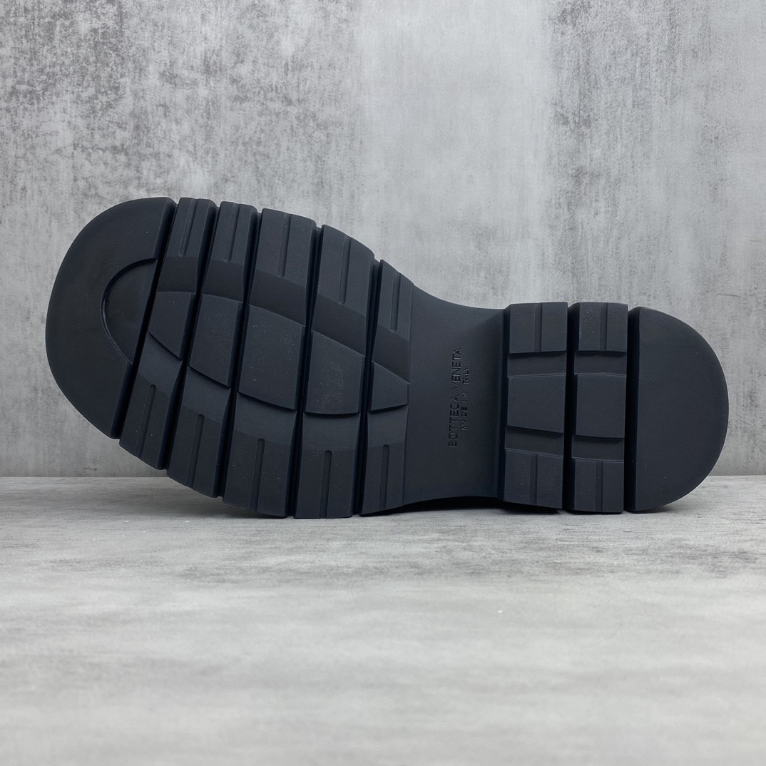 b0tte*a Ven*ta sneaker