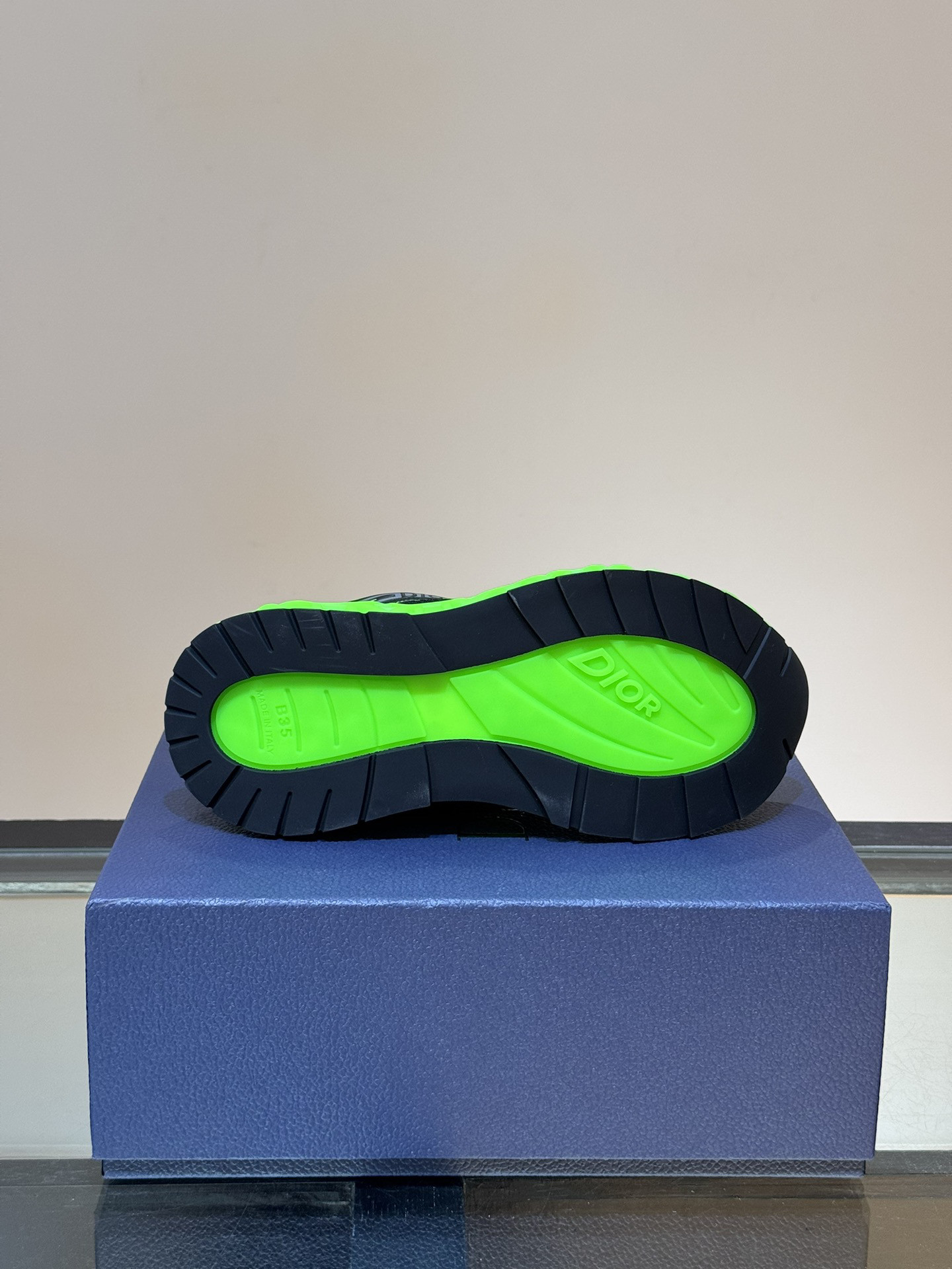 DIO* SNEAKER