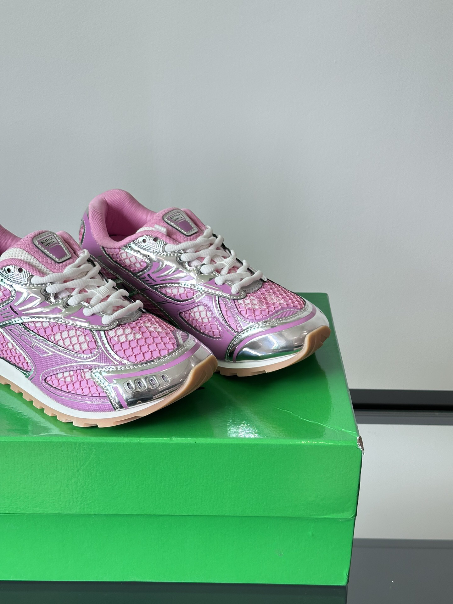 b0tte*a Ven*ta orbit sneaker