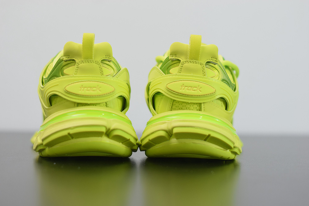 bc track sneaker