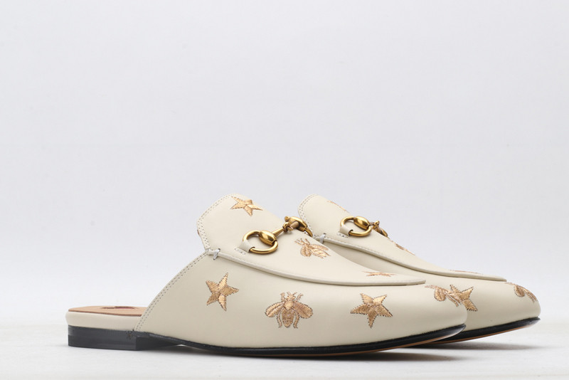 g*u*i sandals