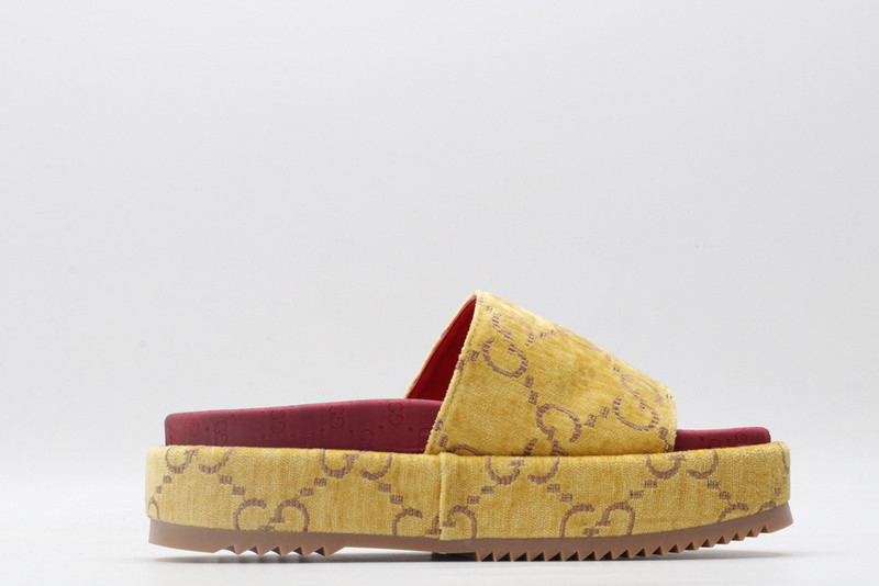 g*u*i sandals